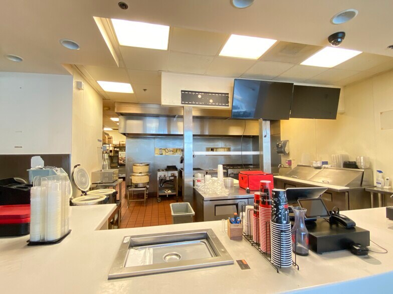 More Photos Of 535-581 N Commonwealth Ave, Fullerton Apartments For Lease