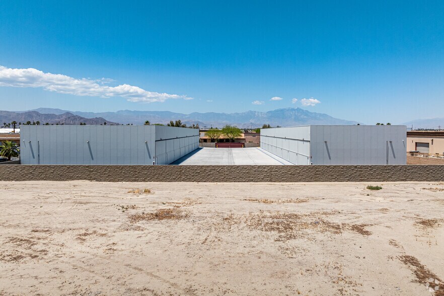More Photos Of 43250 Sunburst St, Indio Showroom For Sale