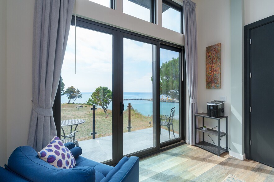 More Photos Of 409 Jackson St, Port Orford Specialty For Sale