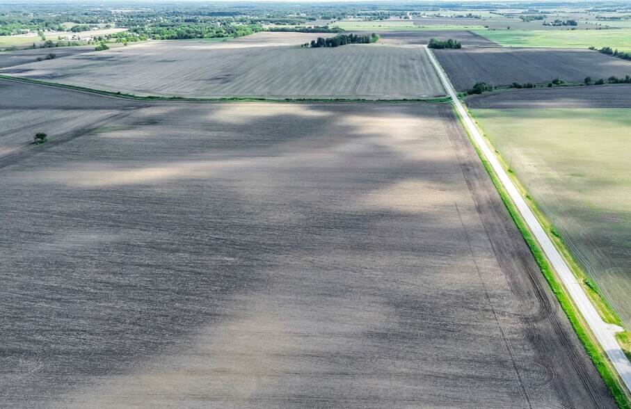 More Photos Of 41W597 US Highway 20, Hampshire Flex For Sale