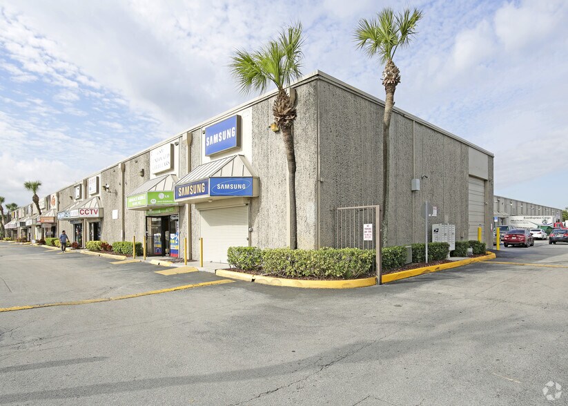 More Photos Of 2700-2734 NW 72nd Ave, Miami Warehouse For Lease
