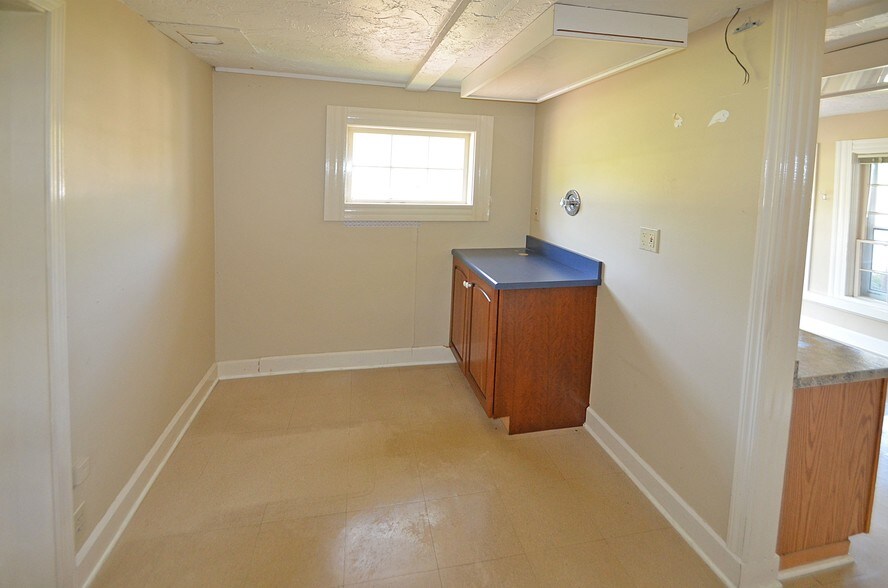 More Photos Of 2650 Dover Center Rd, Westlake Medical For Sale