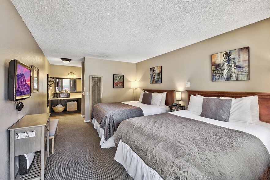 More Photos Of 1072 Ski Run Blvd, South Lake Tahoe Hotel For Sale