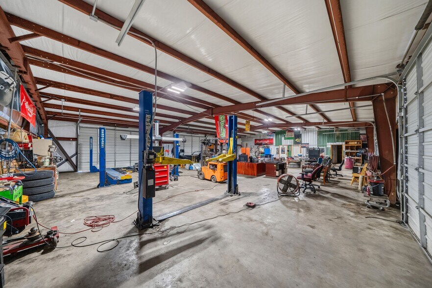 More Photos Of 679 Highway 365, Mayflower Office For Sale