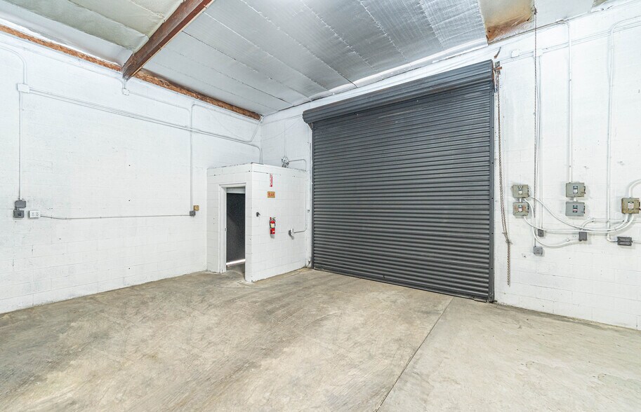 More Photos Of 934 Avila St, Los Angeles Warehouse For Sale