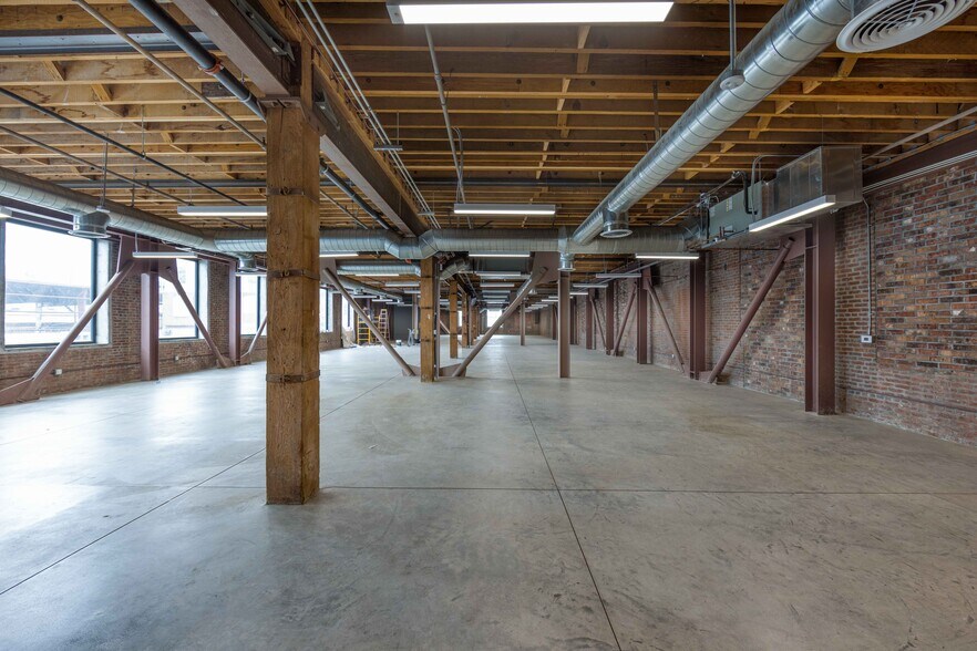 More Photos Of 440 Seaton St, Los Angeles Loft Creative Space For Lease