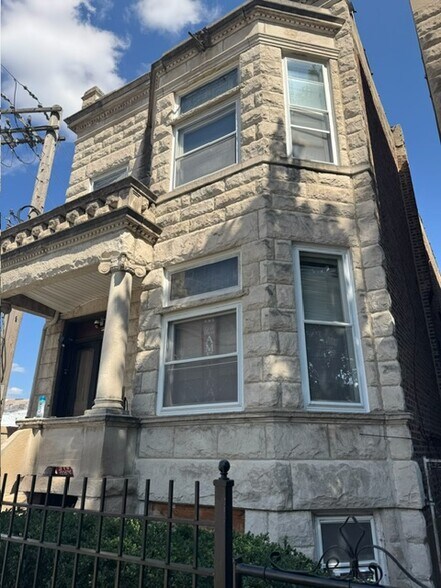 More Photos Of , Chicago Unknown For Sale