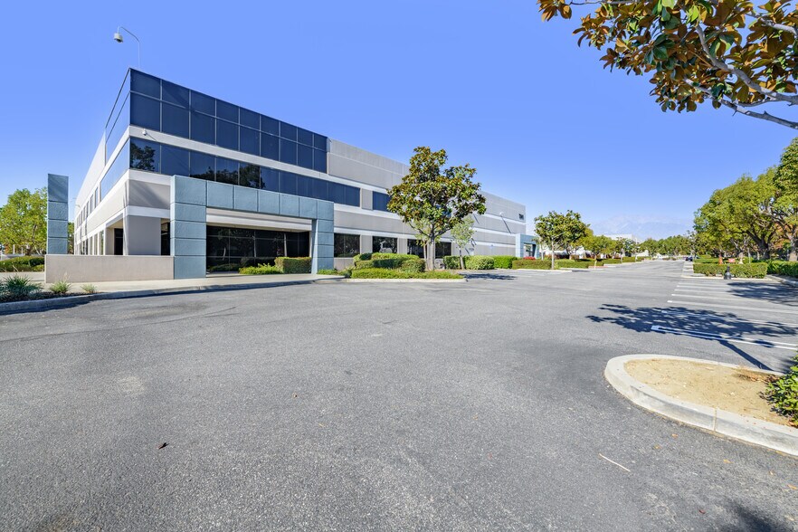 More Photos Of 1260 S Dupont Ave, Ontario Warehouse For Sale