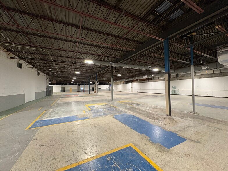 More Photos Of 200 Commerce Dr, Montgomeryville Warehouse For Sale