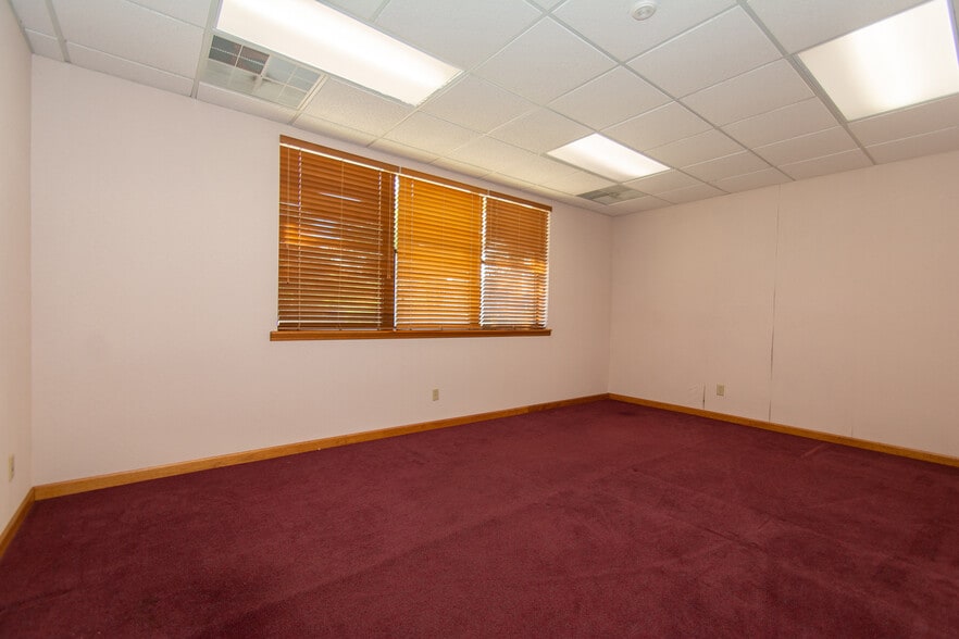 More Photos Of 300 E New Haven Ave, Melbourne Office For Sale