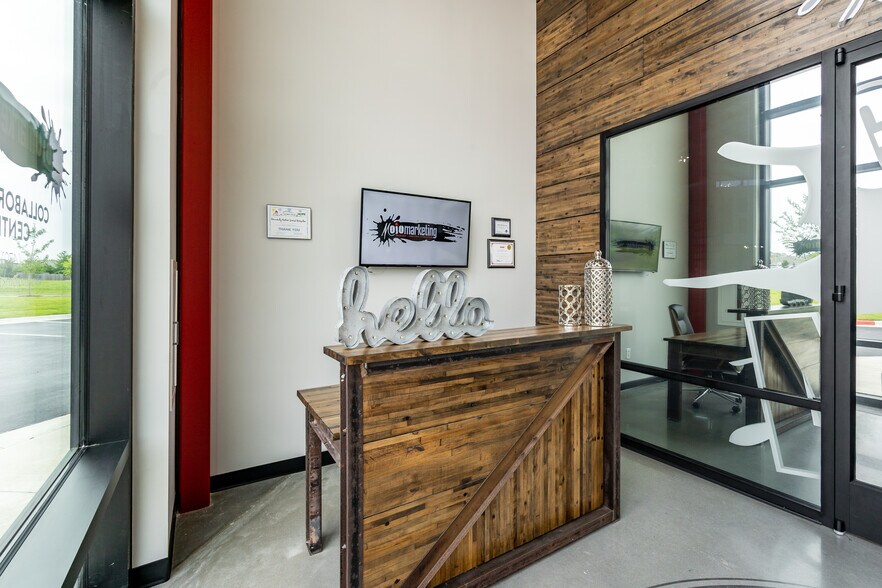 More Photos Of 205 SE 22nd St, Bentonville Office For Sale