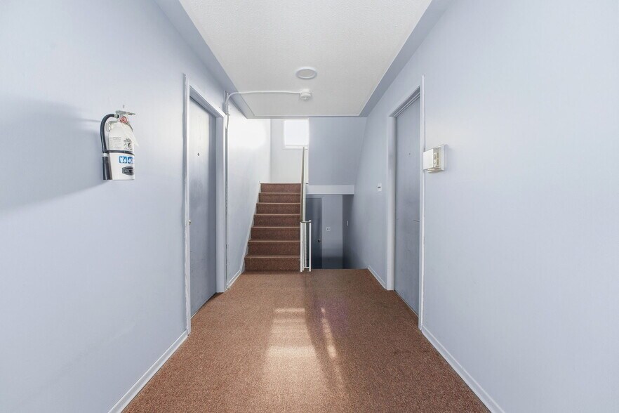 More Photos Of 128 Ninth Av, Brantford Apartments For Sale