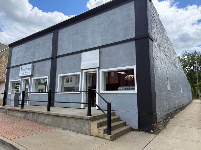 More Photos Of 216 E Grand River Rd, Laingsburg General Retail For Sale