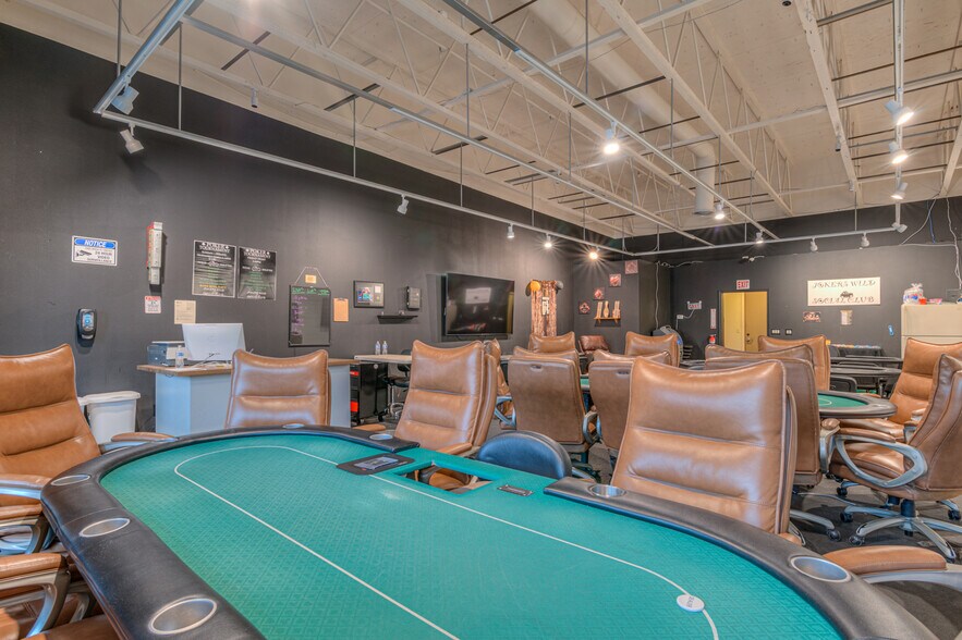 More Photos Of 64670 Strickler Ave, Bend Storefront For Sale