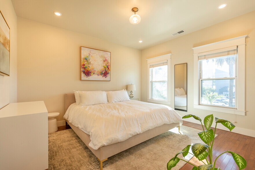 More Photos Of 2409 I St, Sacramento Apartments For Sale