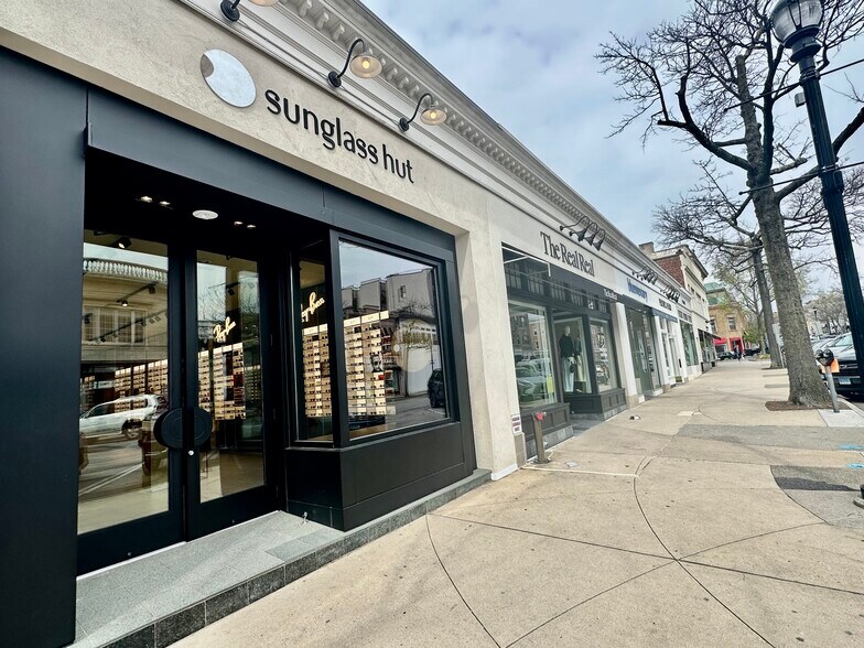 More Photos Of 255 Greenwich Ave, Greenwich Storefront Retail Office For Lease