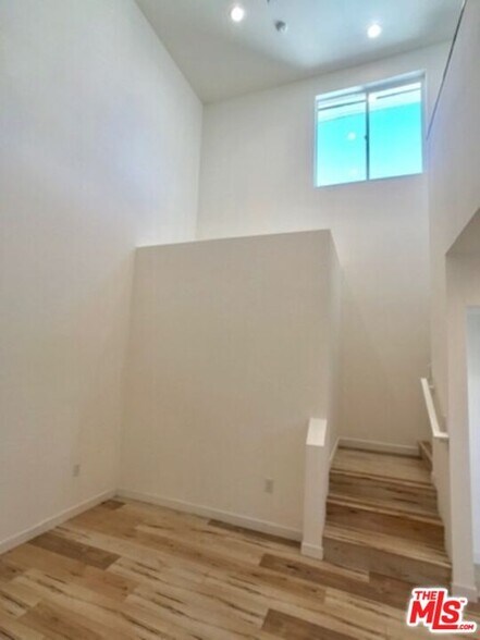 More Photos Of 517 N Harvard Blvd, Los Angeles Apartments For Sale