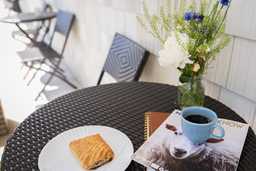 More Photos Of 1399 Main Road, Riverhead Hotel For Sale