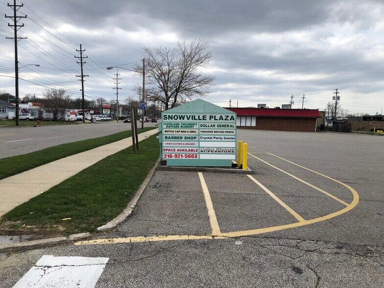 More Photos Of 5722-5785 Chevrolet Blvd, Parma Unknown For Lease