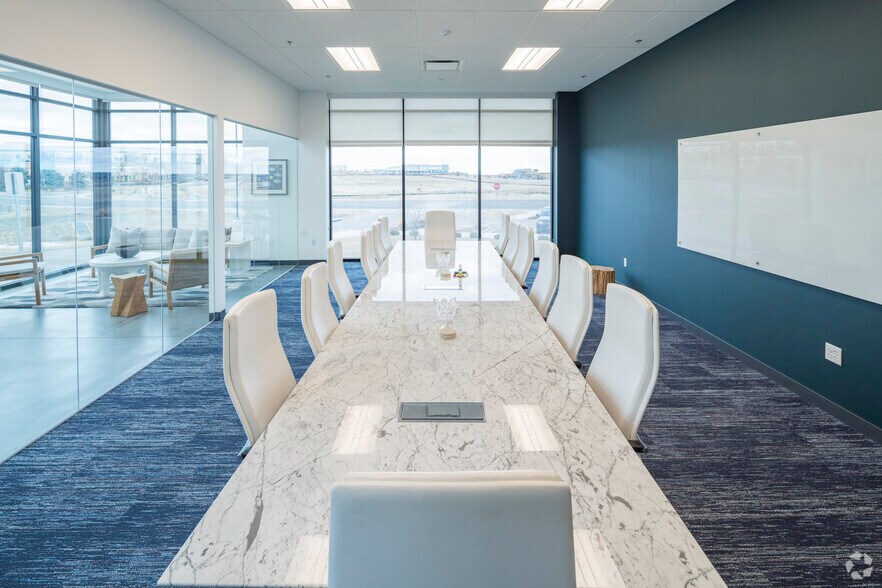 More Photos Of 14820 Compark Blvd, Parker Industrial For Sale