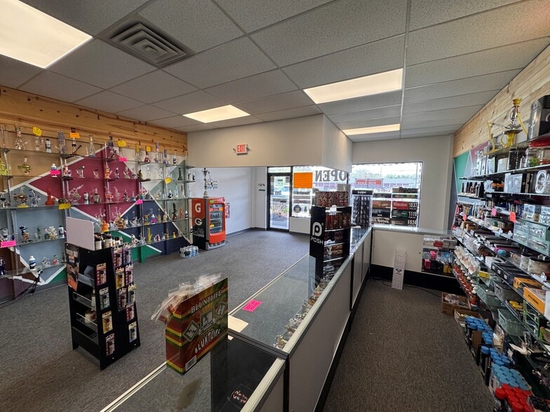 More Photos Of 5900-5926 Us Highway 51, McFarland Unknown For Lease