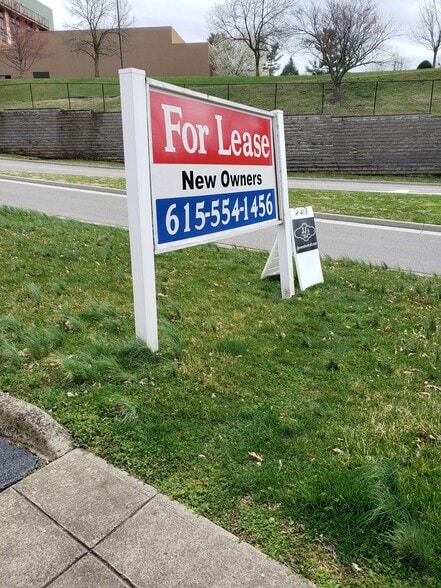More Photos Of 200 Linden Square Dr, Bristol Unknown For Lease