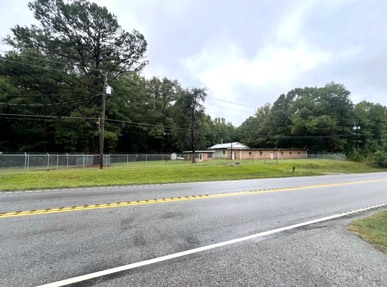 More Photos Of 615 Highway 321 Byp, York Flex For Lease
