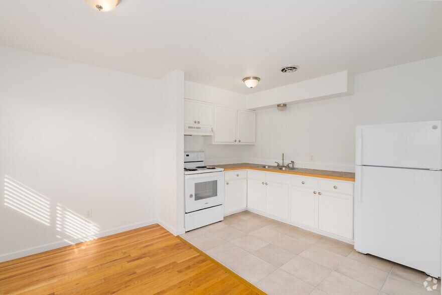 More Photos Of 515 S Coeur D' Alene St, Spokane Apartments For Sale