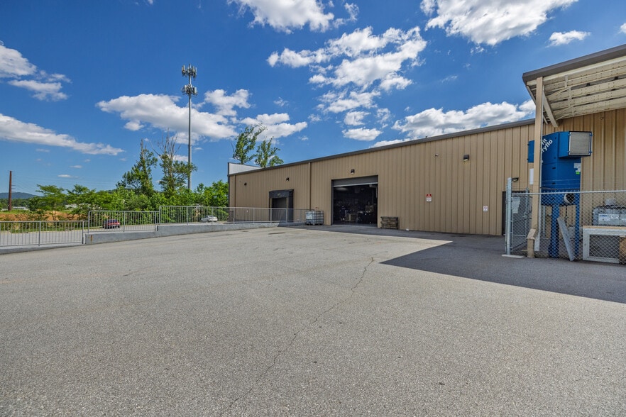 More Photos Of 75 Old Shoals Rd, Arden Industrial For Lease