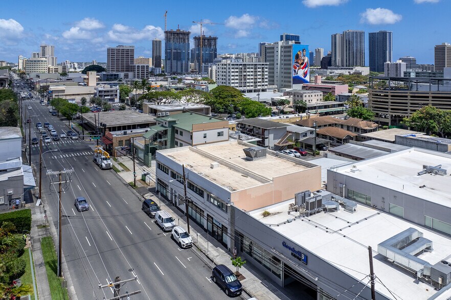 More Photos Of 1079-1085 S Beretania St, Honolulu Storefront Retail Office For Sale
