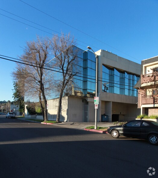 More Photos Of 13743 Ventura Blvd, Sherman Oaks Coworking Space