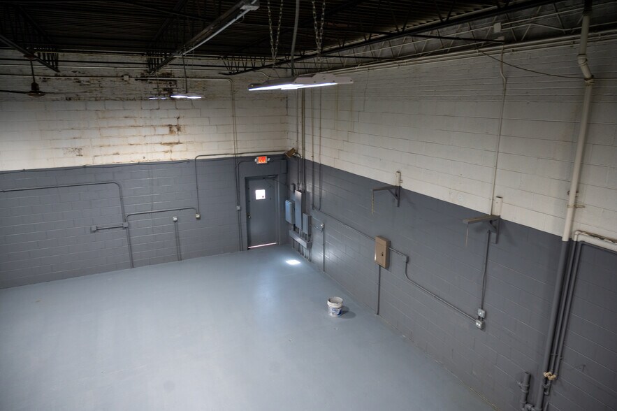 More Photos Of 4135 W 123rd St, Alsip Warehouse For Lease