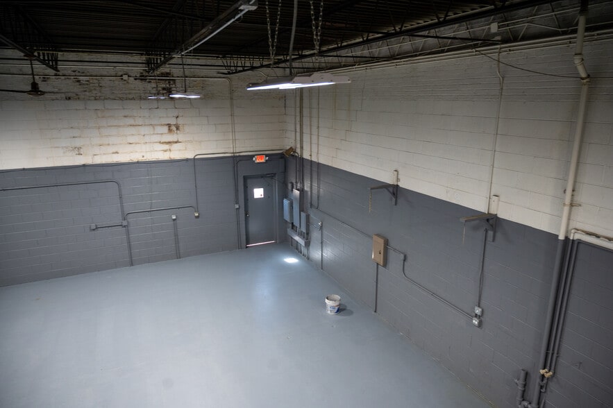 More Photos Of 4135 W 123rd St, Alsip Warehouse For Lease