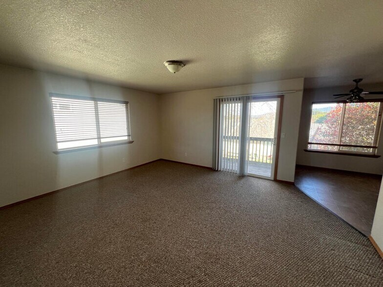 More Photos Of 3200 Matthew Ln, Fortuna Apartments For Sale