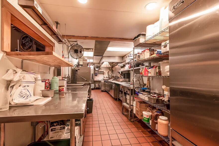 More Photos Of 1607-1609 10th St, Monroe General Retail For Sale