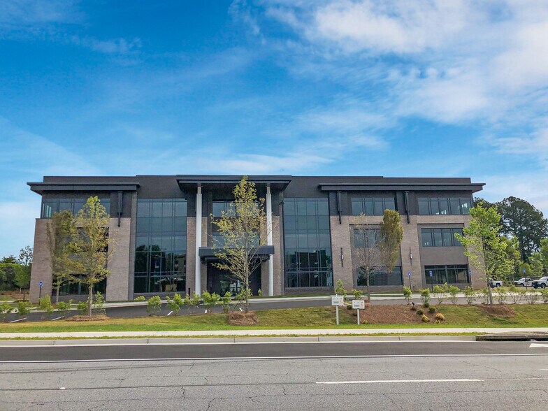 More Photos Of 2685 Peachtree Pky, Suwanee Medical For Lease