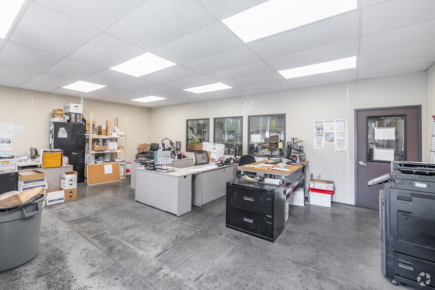 More Photos Of 2310 Charleston Regional Pky, Charleston Distribution For Lease