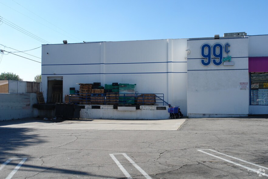 More Photos Of 8625 Woodman Ave, Arleta Supermarket For Lease