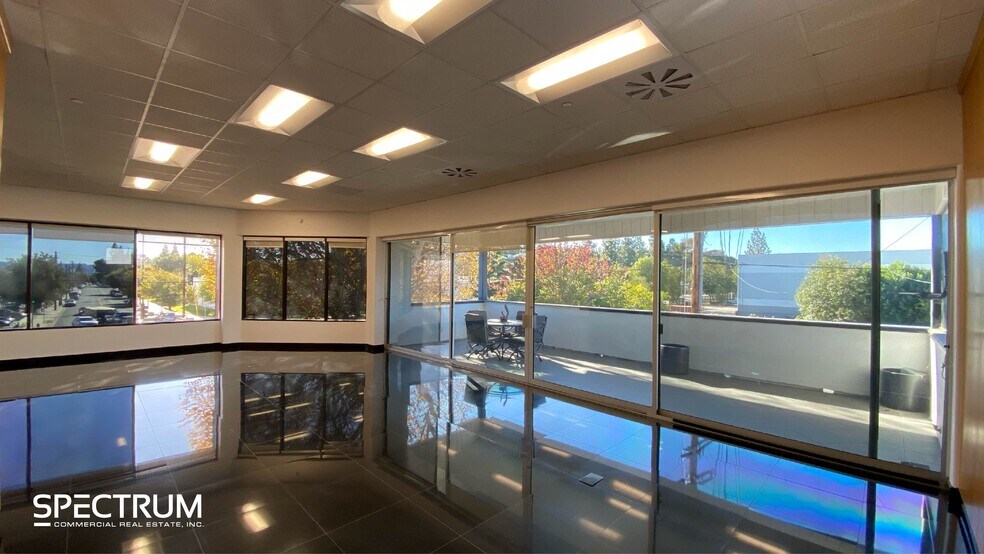 More Photos Of 21617-21621 Nordhoff St, Chatsworth Light Manufacturing For Lease