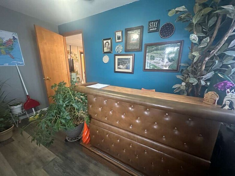 More Photos Of 810 E US Hwy 275, Ewing Hotel For Sale