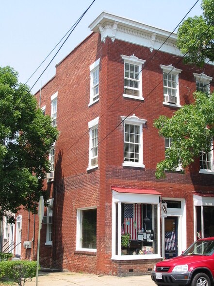 More Photos Of 301-305 Franklin St, Alexandria Office For Sale