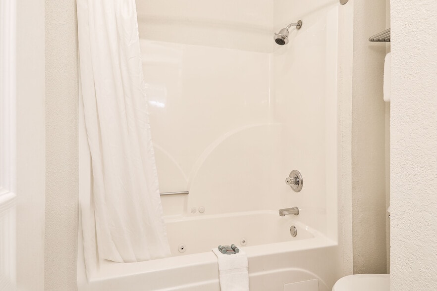 More Photos Of 43 Coosawatee Drive, East Ellijay Hotel For Sale