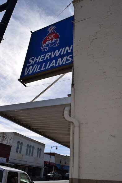 More Photos Of 227 N Broadway Ave, Sylacauga Storefront For Sale