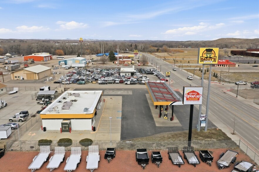 More Photos Of 2490 N Main St, Sheridan Convenience Store For Sale