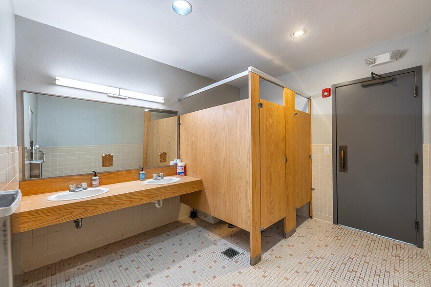 More Photos Of 2081 SE Ocean Blvd, Stuart Medical For Lease