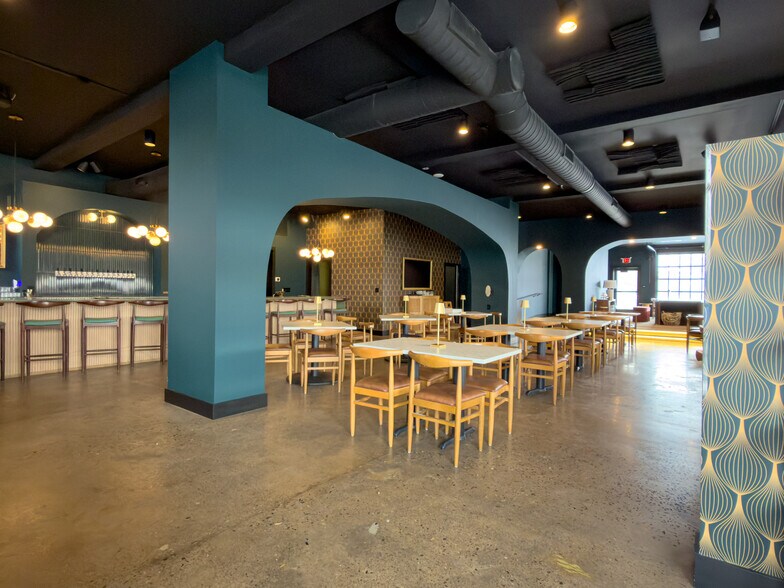 More Photos Of 601 7th Ave, Altoona General Retail For Sale