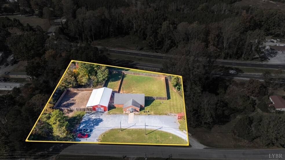 More Photos Of 273 Riverbend Rd, Altavista Showroom For Sale