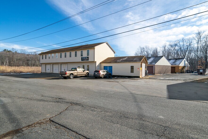 More Photos Of 3 Stadler St, Belchertown General Retail For Lease