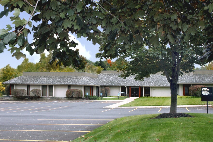 More Photos Of 300 Cross Keys Office Park, Fairport Office For Lease