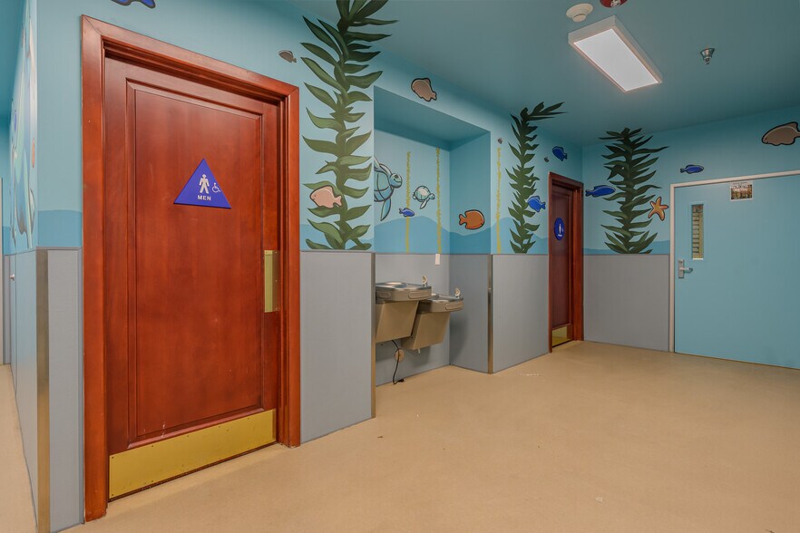 More Photos Of 42389 Winchester Rd, Temecula Warehouse For Sale